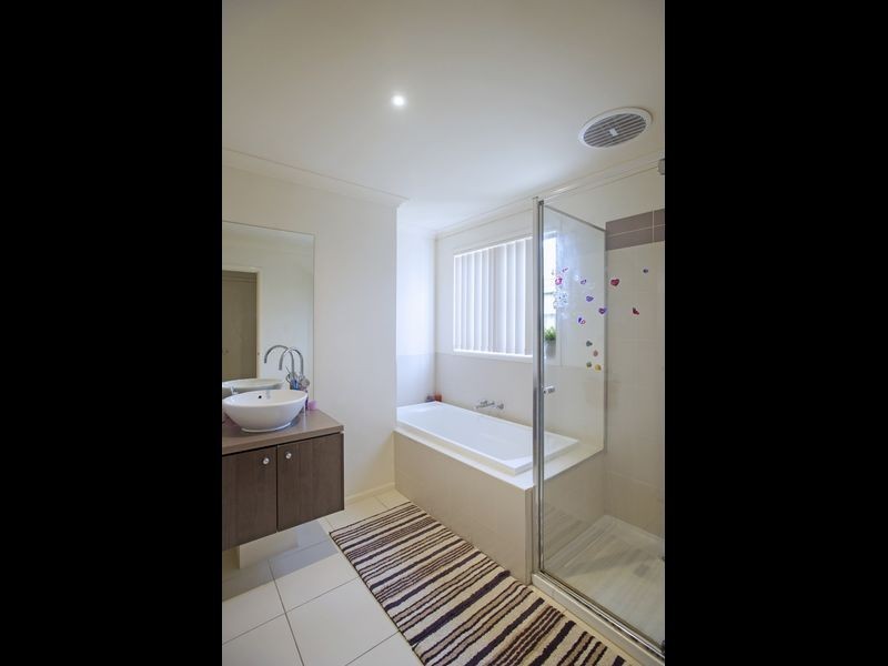 42 Lindsay Gardens, Point Cook VIC 3030