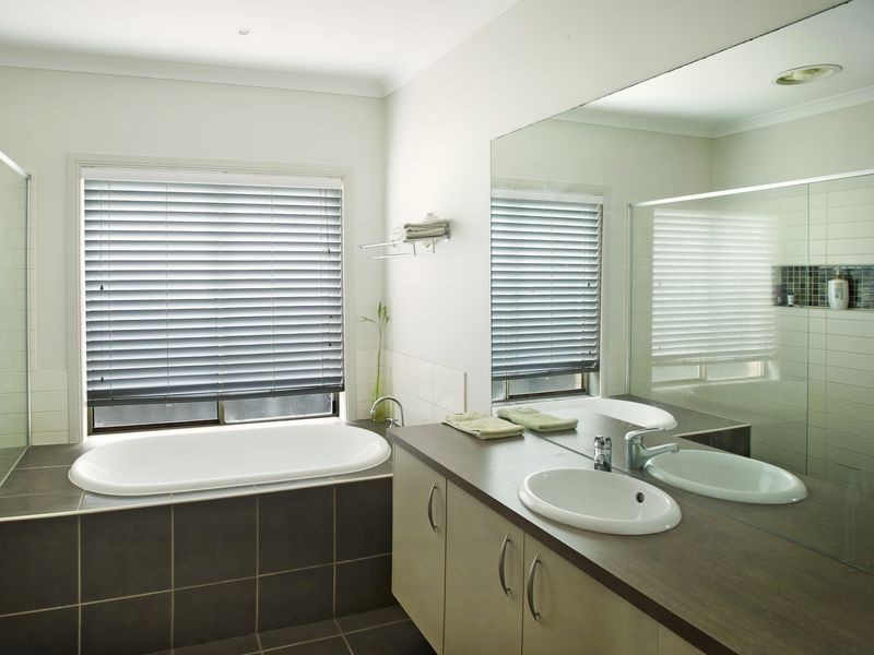 15 Nigella Drive, Point Cook VIC 3030