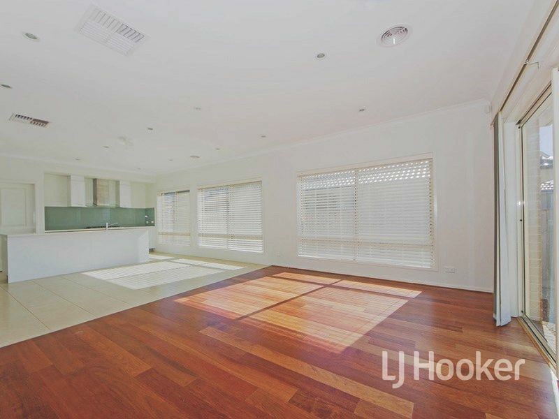 67 Beachview Parade, Sanctuary Lakes VIC 3030