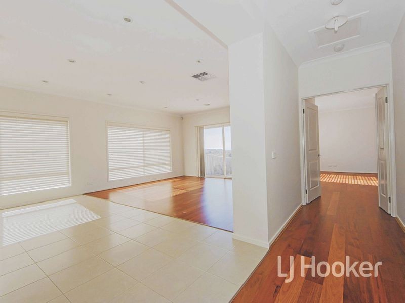 67 Beachview Parade, Sanctuary Lakes VIC 3030