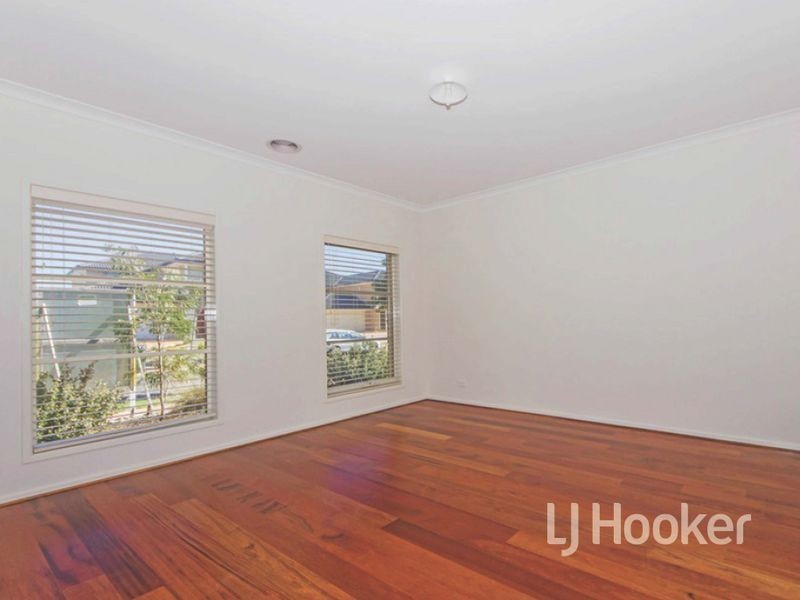 67 Beachview Parade, Sanctuary Lakes VIC 3030