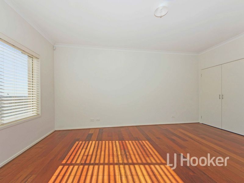 67 Beachview Parade, Sanctuary Lakes VIC 3030