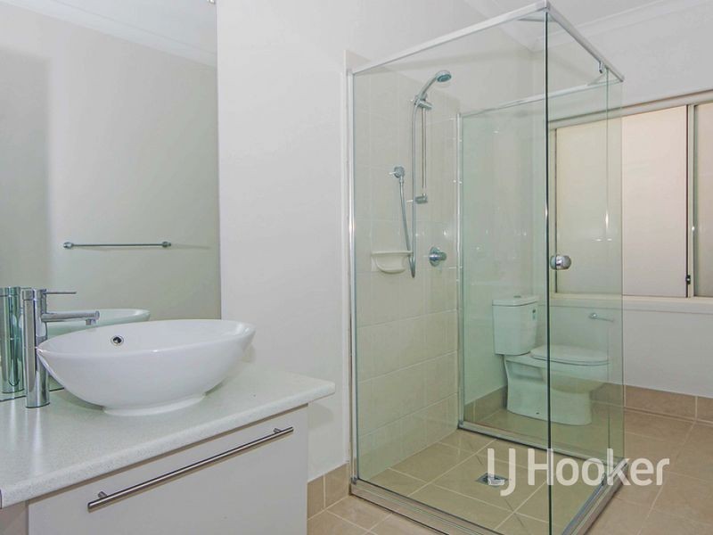 67 Beachview Parade, Sanctuary Lakes VIC 3030