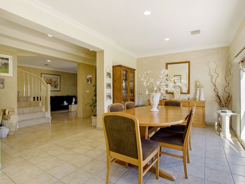 4 Westleigh Drive, Werribee VIC 3030