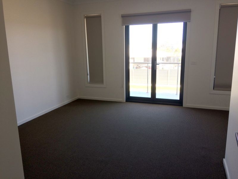 14 Living Crescent, Point Cook VIC 3030