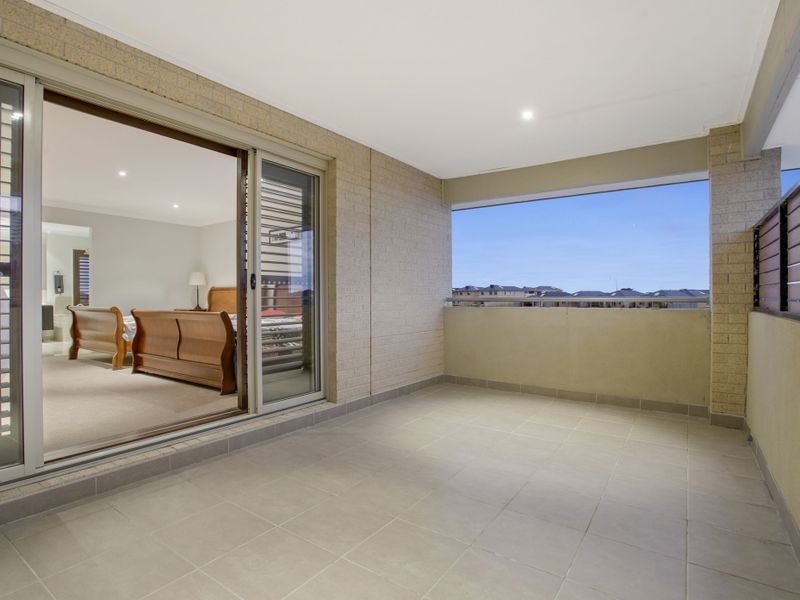 29 Seaview Point, Sanctuary Lakes VIC 3030