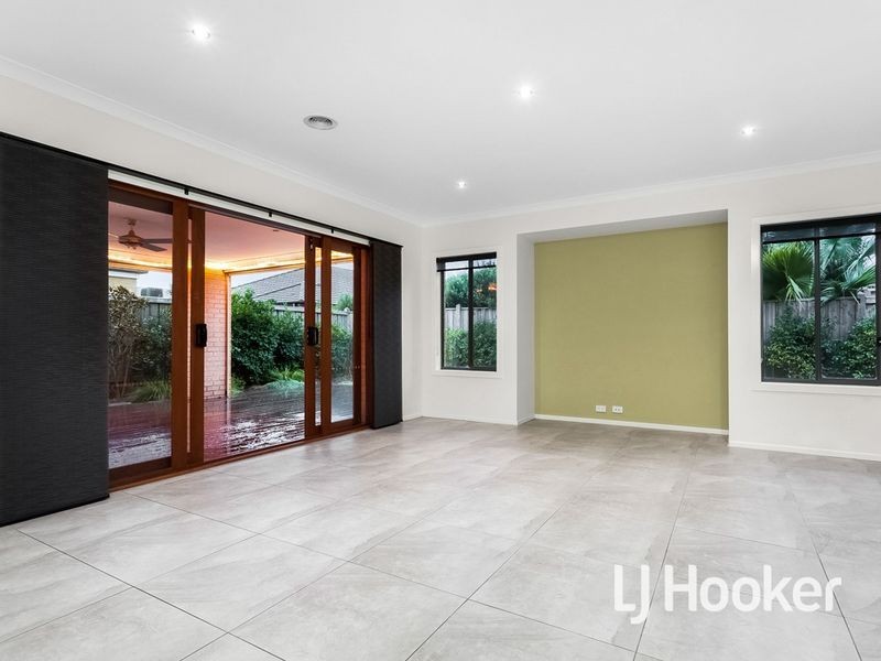 18 Hugo Drive, Point Cook VIC 3030