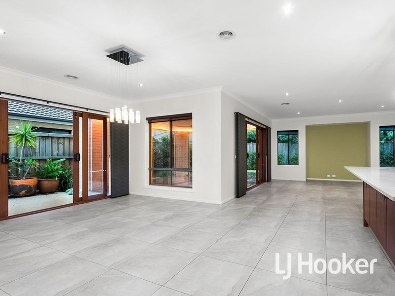 18 Hugo Drive, Point Cook VIC 3030