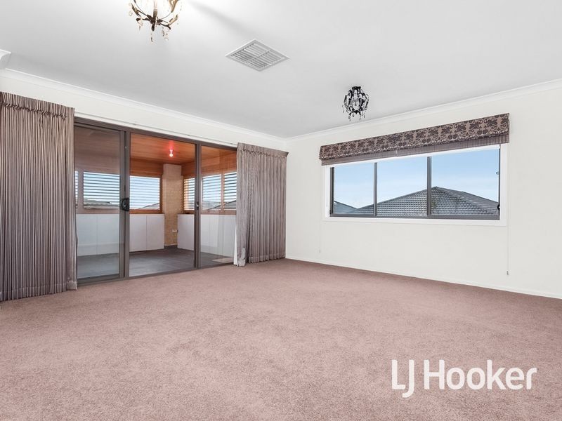 18 Hugo Drive, Point Cook VIC 3030
