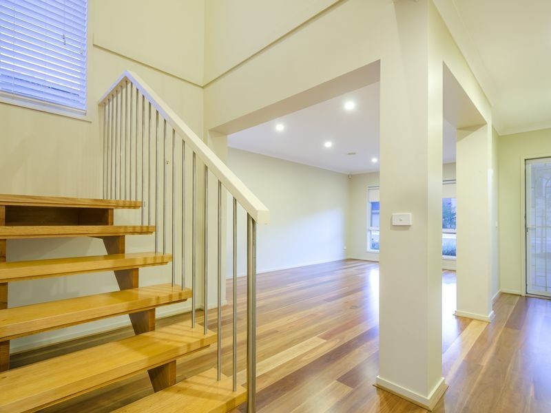 29 Coastal Promenade, Sanctuary Lakes VIC 3030