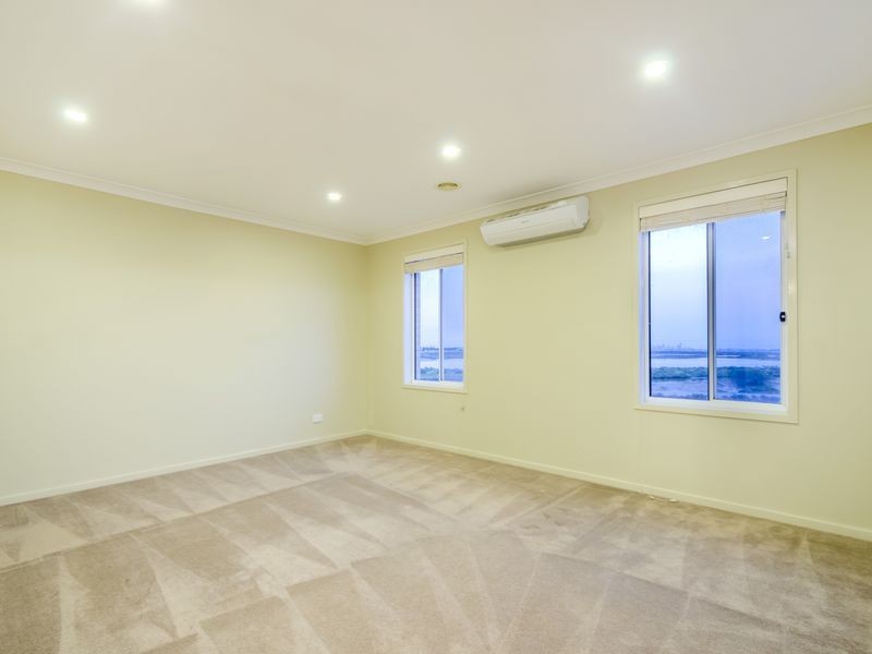 29 Coastal Promenade, Sanctuary Lakes VIC 3030