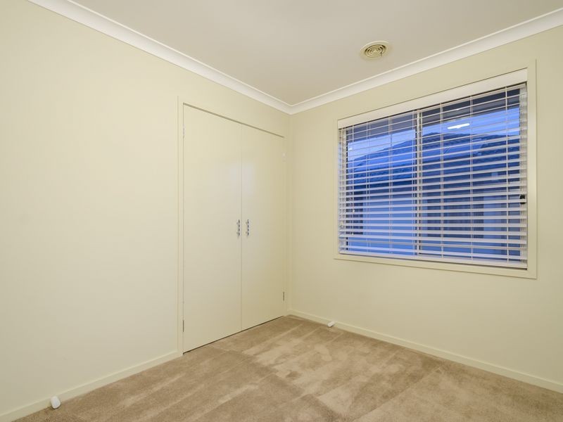 29 Coastal Promenade, Sanctuary Lakes VIC 3030