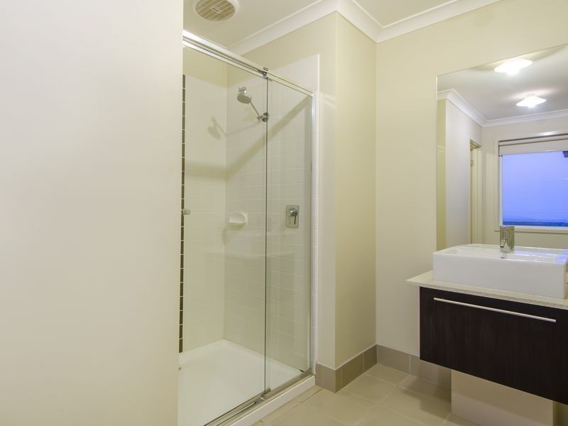 29 Coastal Promenade, Sanctuary Lakes VIC 3030