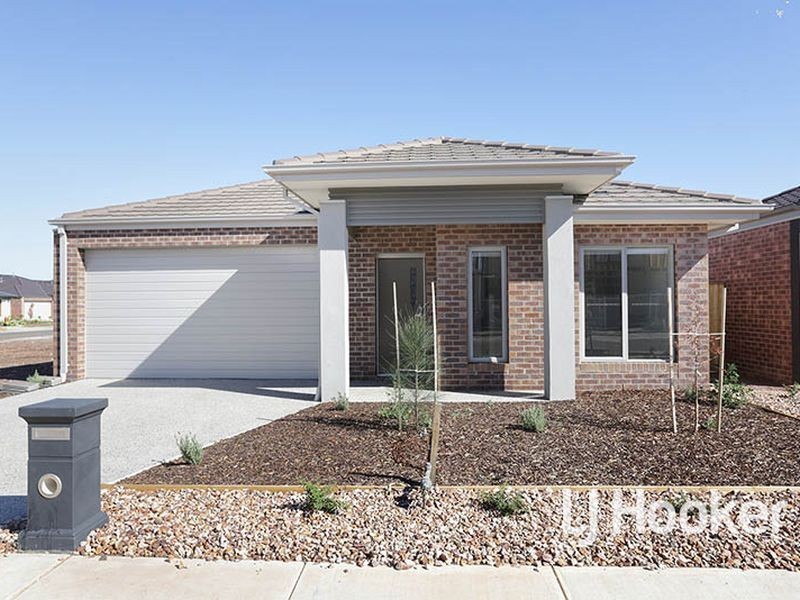 70 Waterhaven Boulevard, Point Cook VIC 3030
