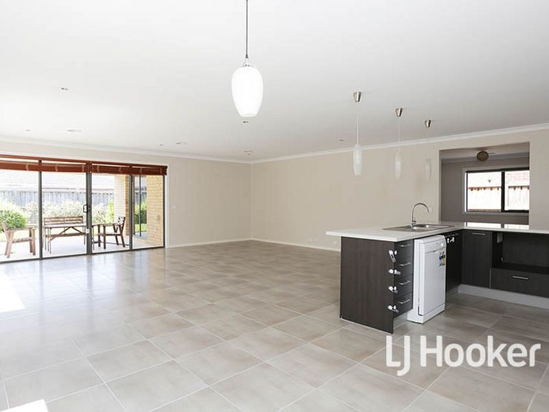 11 Tiarella Street, Point Cook VIC 3030