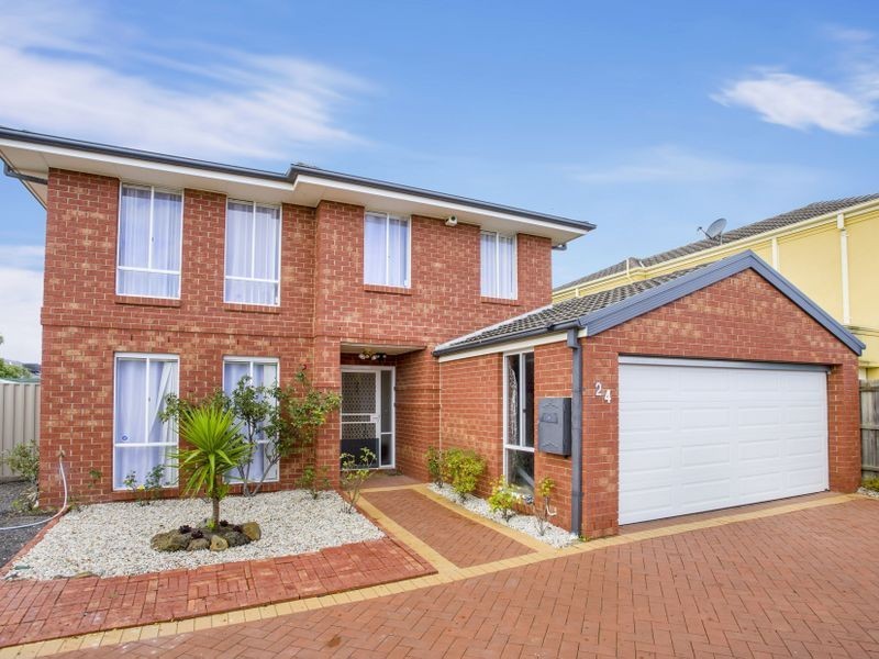 24 Ruben Drive, Sydenham VIC 3037