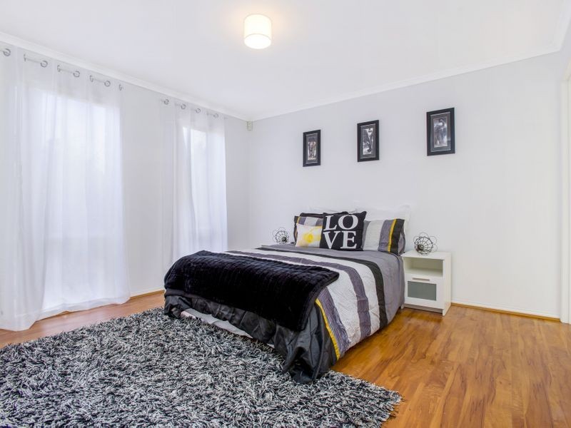 24 Ruben Drive, Sydenham VIC 3037