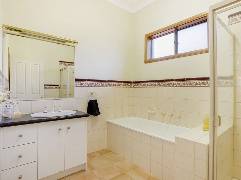 16 Boardwalk Boulevard, Point Cook VIC 3030