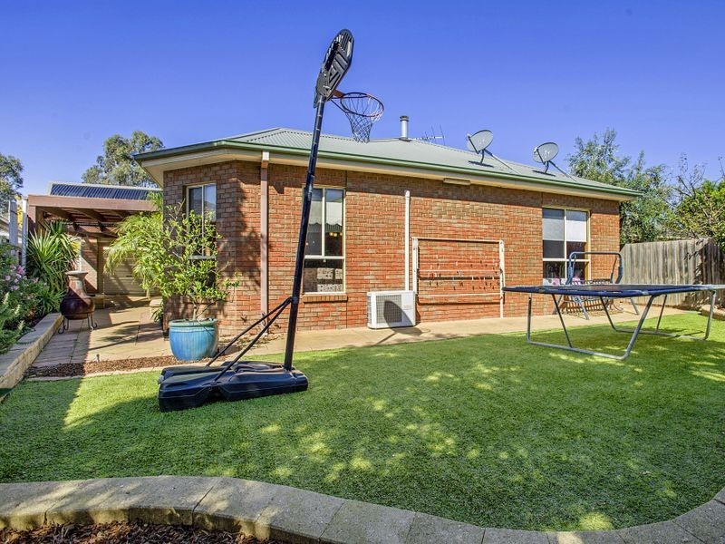 16 Boardwalk Boulevard, Point Cook VIC 3030