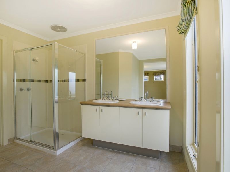 21 Central Park Avenue, Point Cook VIC 3030