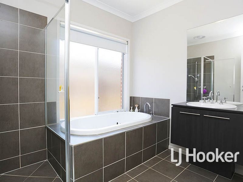 13 Cooinda Way, Point Cook VIC 3030