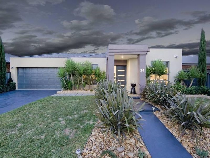 24 Drysdale Crescent, Point Cook VIC 3030