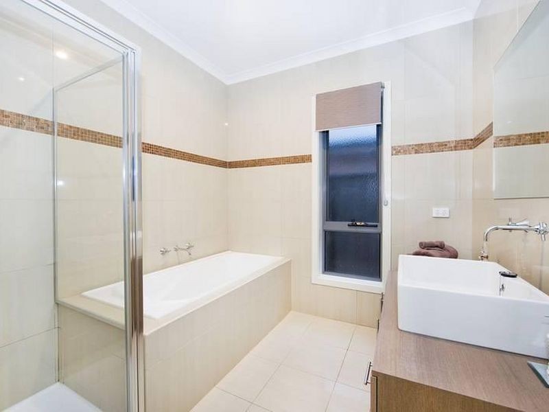 24 Drysdale Crescent, Point Cook VIC 3030
