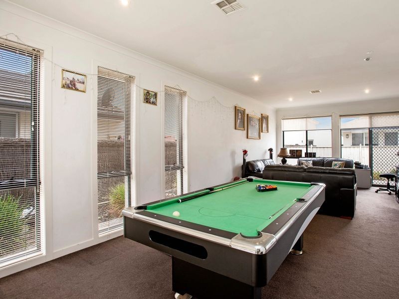 74 Signature Boulevard, Sanctuary Lakes VIC 3030