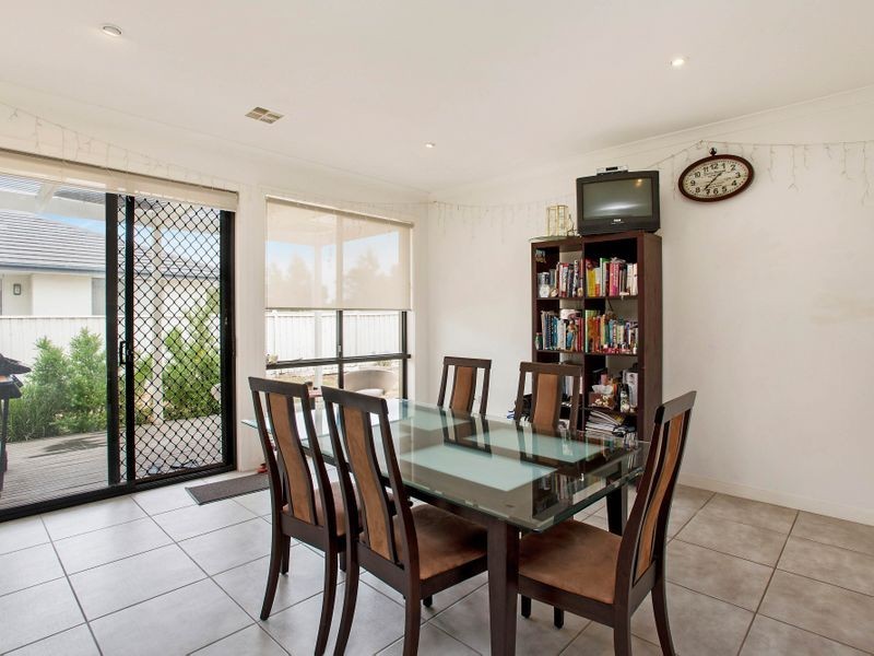 74 Signature Boulevard, Sanctuary Lakes VIC 3030