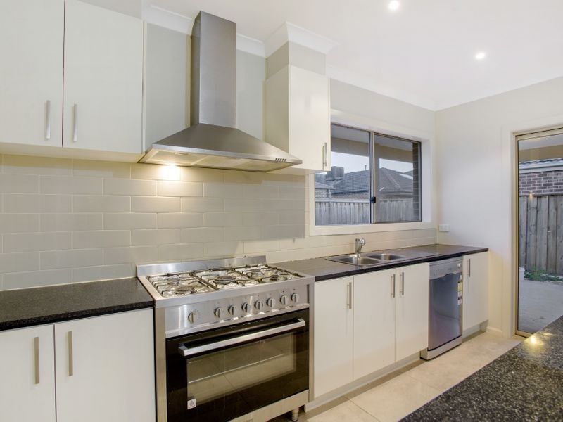 9 Caldwell Road, Williams Landing VIC 3027