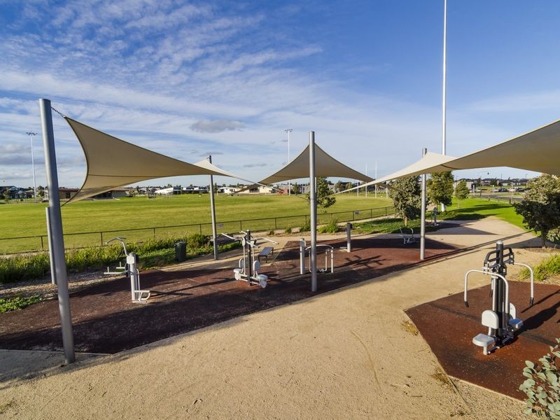 10 Hibiscus Crescent, Point Cook VIC 3030