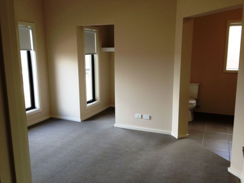 18 Ningaloo Street, Tarneit VIC 3029