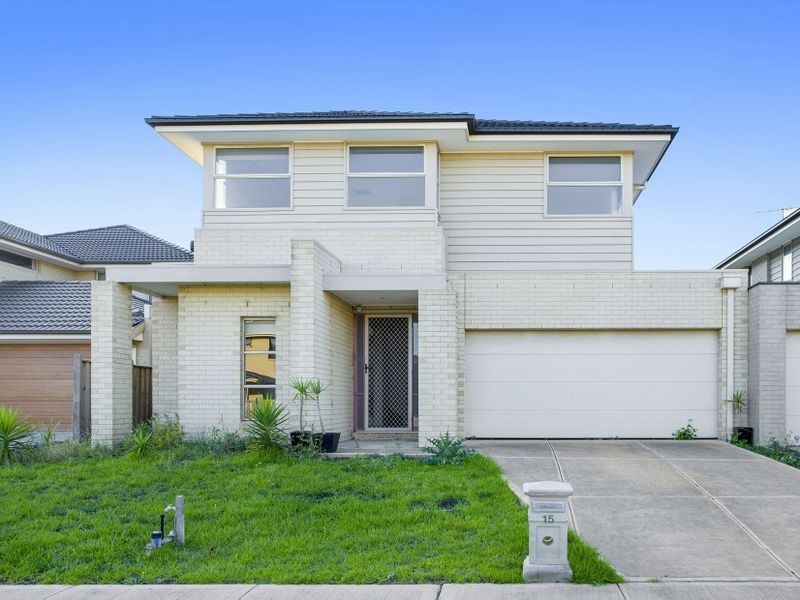 15 Celebration Drive, Sanctuary Lakes VIC 3030