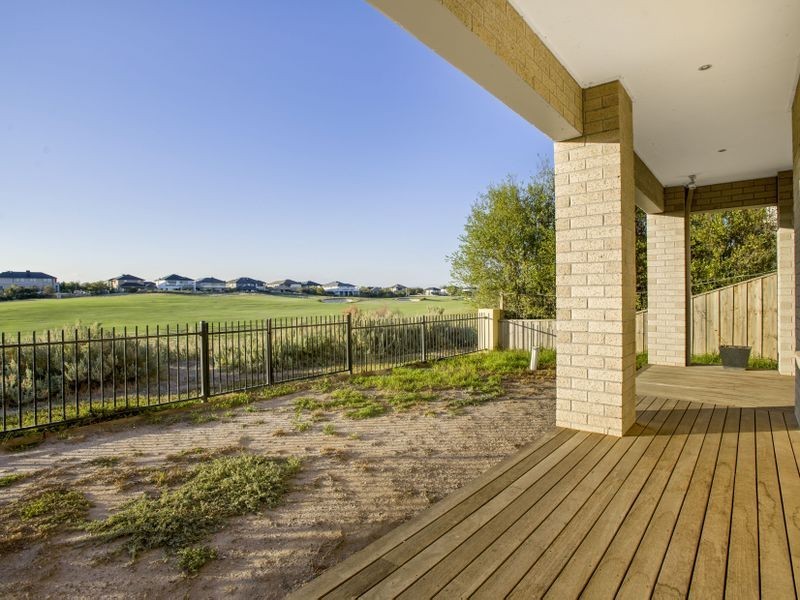 15 Celebration Drive, Sanctuary Lakes VIC 3030