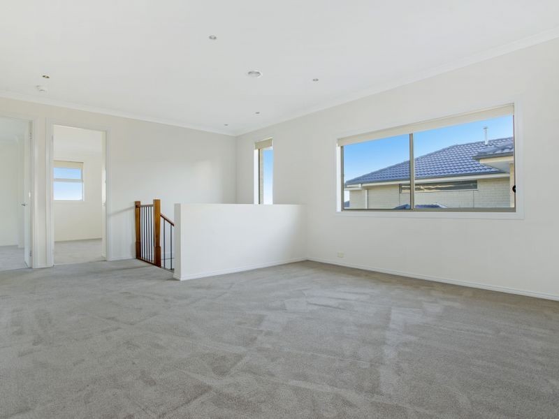 15 Celebration Drive, Sanctuary Lakes VIC 3030