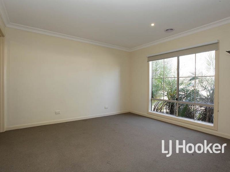 74 Dalkeith Drive, Point Cook VIC 3030