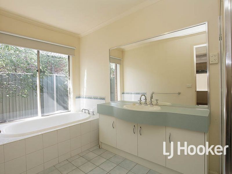 74 Dalkeith Drive, Point Cook VIC 3030