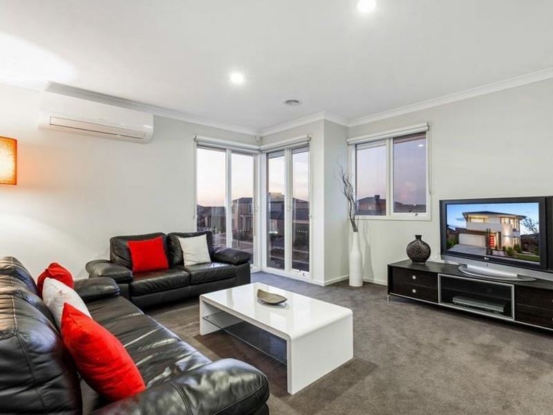 22 Waves Drive, Point Cook VIC 3030
