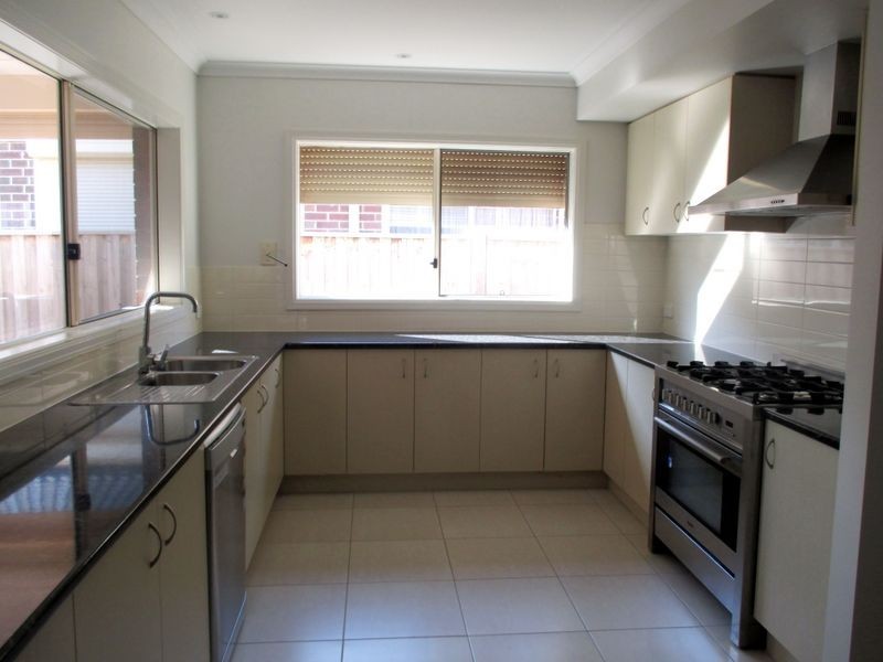 72 Bushlark Crescent, Williams Landing VIC 3027