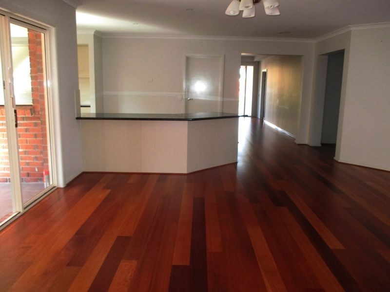 72 Bushlark Crescent, Williams Landing VIC 3027