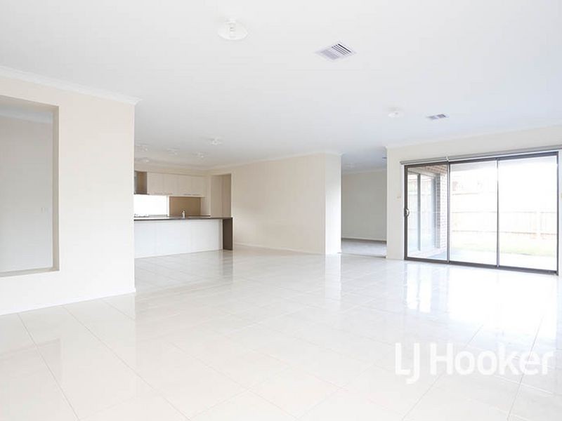 9 Corboy Close, Point Cook VIC 3030
