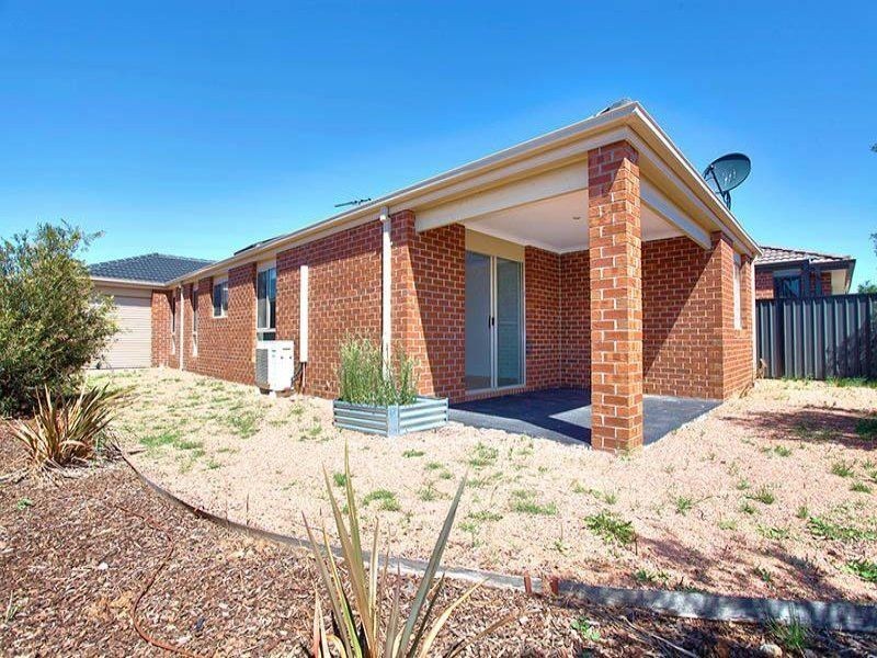 14 Nossal Drive, Point Cook VIC 3030