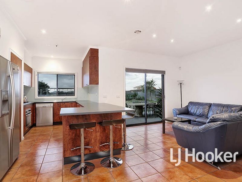 44 South Shore Avenue, Sanctuary Lakes VIC 3030