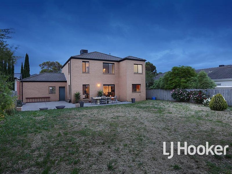 44 South Shore Avenue, Sanctuary Lakes VIC 3030