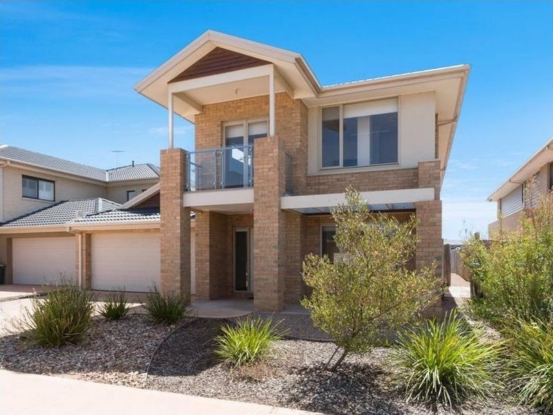 215 Sanctuary Lakes South Boulevar, Sanctuary Lakes VIC 3030