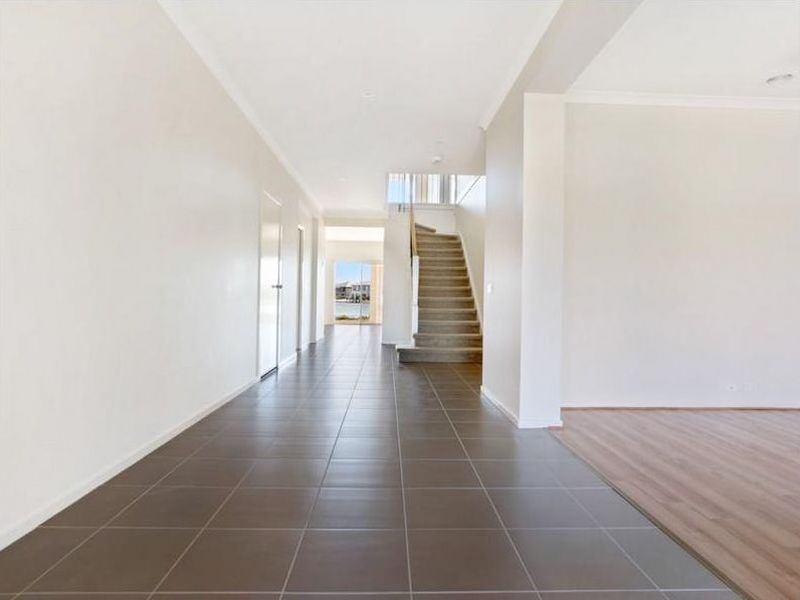 215 Sanctuary Lakes South Boulevar, Sanctuary Lakes VIC 3030