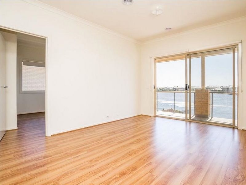 215 Sanctuary Lakes South Boulevar, Sanctuary Lakes VIC 3030