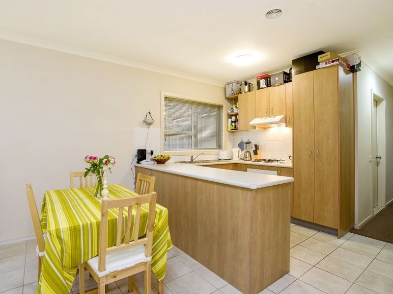 8 Kristian Drive, Hillside VIC 3037