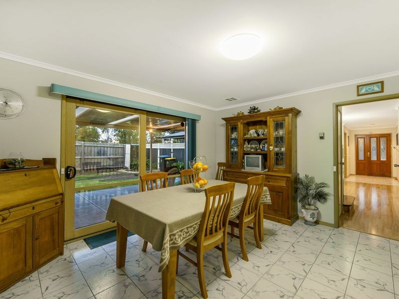 11 Westleigh Drive, Werribee VIC 3030