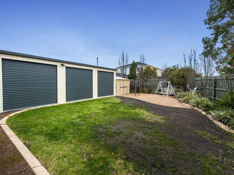 11 Westleigh Drive, Werribee VIC 3030